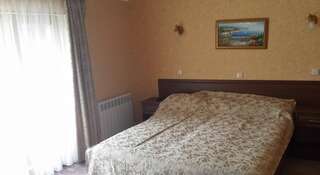 Гостевой дом Гостевой Дом Премьер Адлер Стандартный двухместный номер с 1 кроватью или 2 отдельными кроватями-3