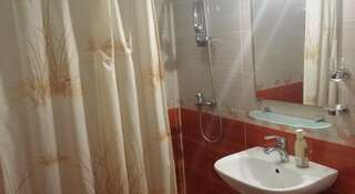 Гостевой дом Гостевой Дом Премьер Адлер Стандартный двухместный номер с 1 кроватью или 2 отдельными кроватями-1